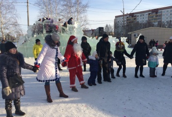 Новый год у городской елки на стадионе "Энергия"