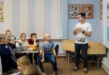 Занятие в Школе палеонтологии "Хочу знать"