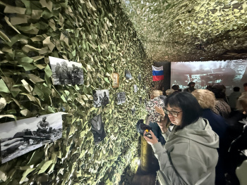 В Шарыпово открыта выставка, пронзающая сердца: "Руками солдата куётся ПОБЕДА"!