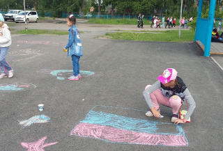  «Пусть всегда будет солнце». 