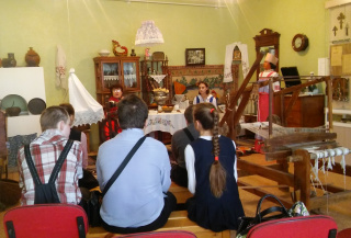 Тематическая экскурсия "Житье - бытье в старину" для учащихся КГБОУ "Шарыповской школы".