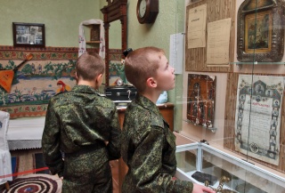 "День в музее для российских кадет"